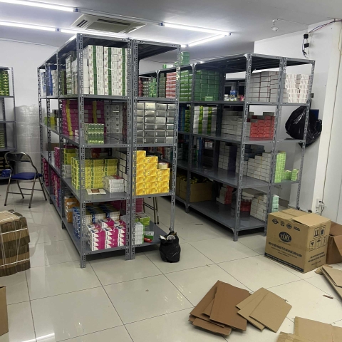 Kệ V lô 3 tầng Rộng 40 dài 1m2 cao 1m2